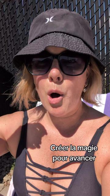 @AnnieDeschesnes