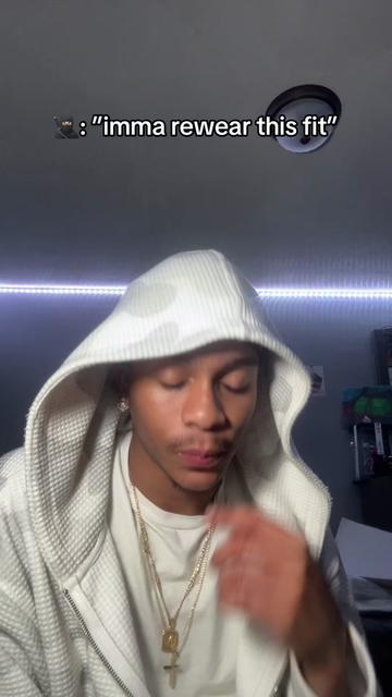 @putitonnizzy