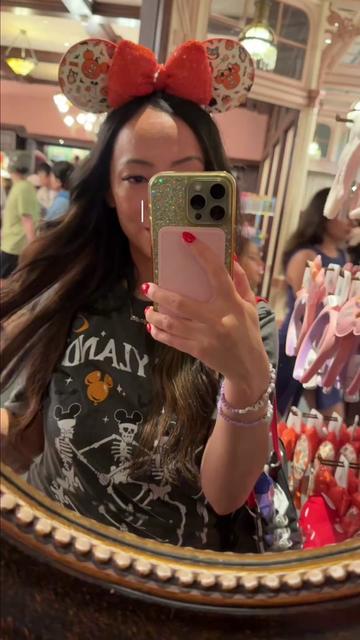 @nikki lee | disney + lifestyle