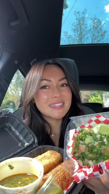 @BiteswithBecs