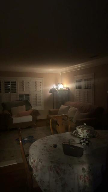 @⃟