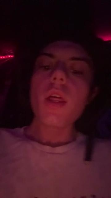 @lilh0m0fr