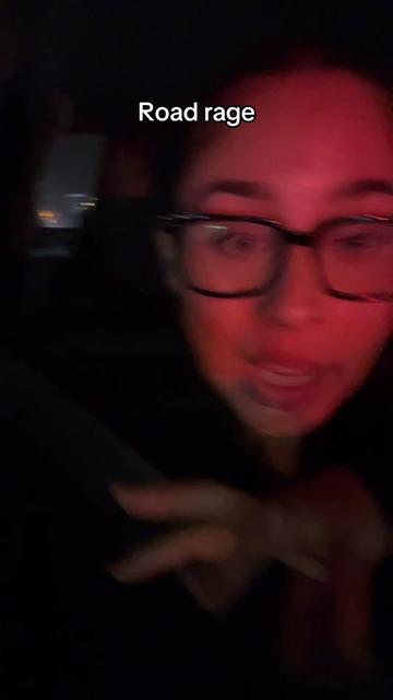 @zoefromtheinternet