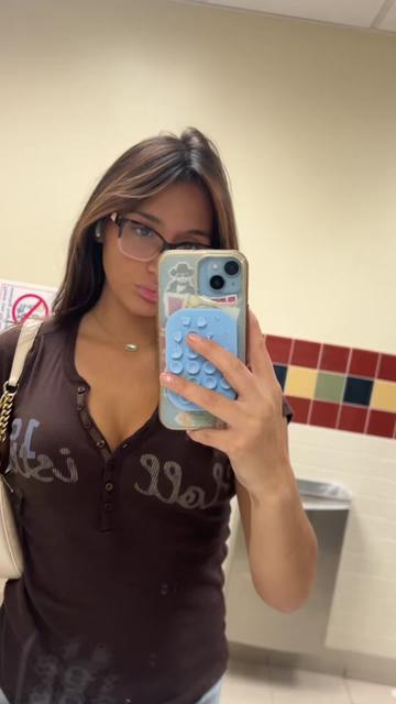 @Nicole🦋