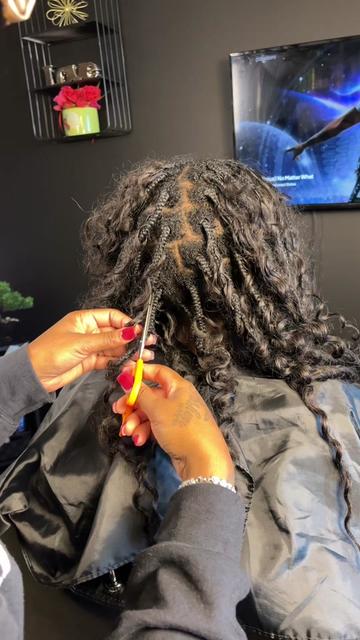 @Houston&rsquo;s Braider/Lash Tech