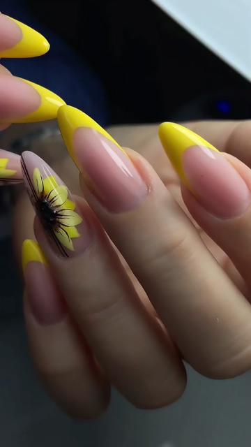 @ViolaViolett_NailArtist