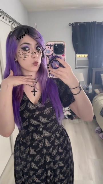 @creepyplum