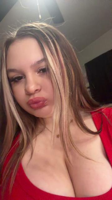 @Raelynnnnnn 💋🙈🌺