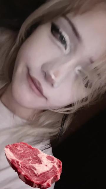 @✧･ﾟ: *✧･ﾟ:*