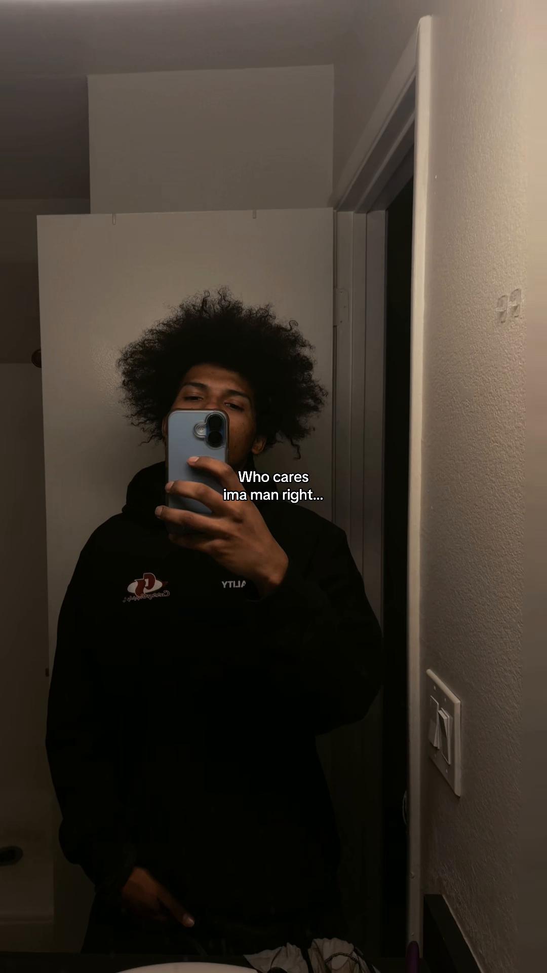 @👤