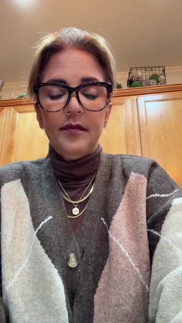 @Demi