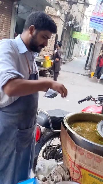@Street Food Qasim