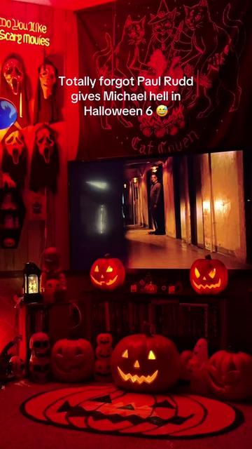 @Spooky Sara🦇🎃