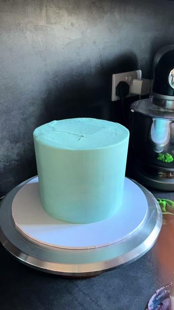 @SinderellaBakes