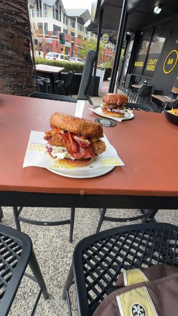 @JUST BURGERS