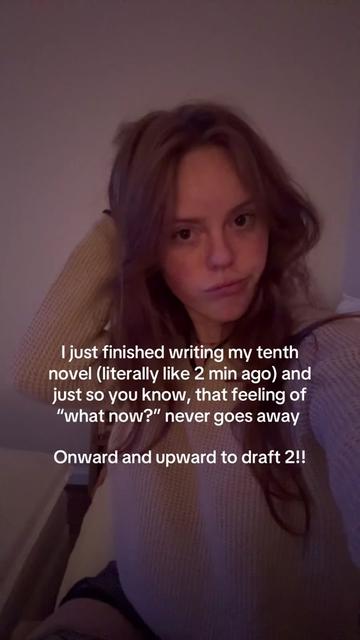 @Sophie // Writer + Illustrator