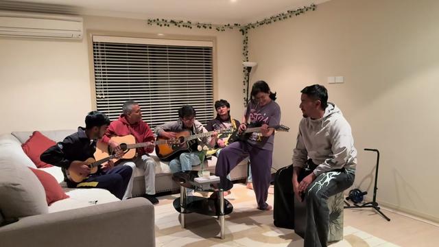 @Nis San