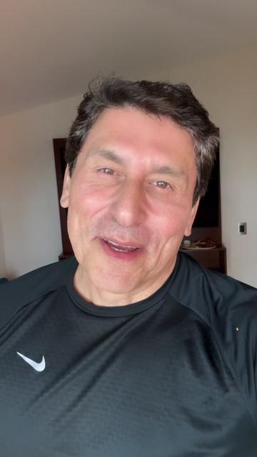 @César Lozano