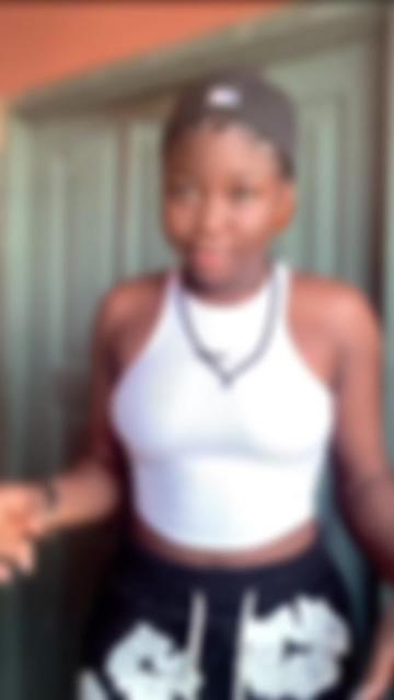 @🦋Aphyia Lizzy💕🤭