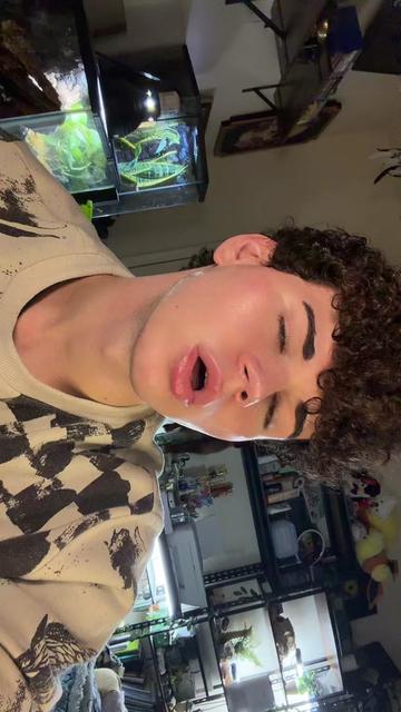 @Cherrycolaboy 🍒🖤