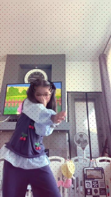@DHEN ◡̈