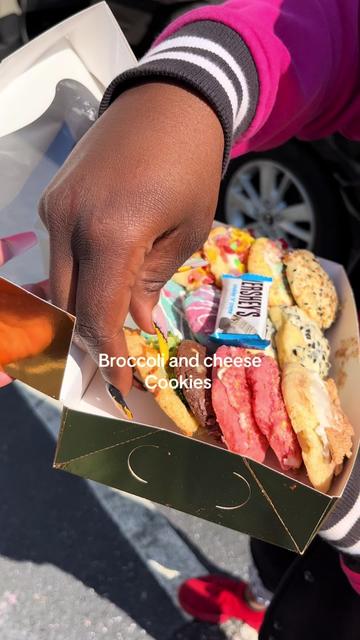 @Eatwithgoodiecookies