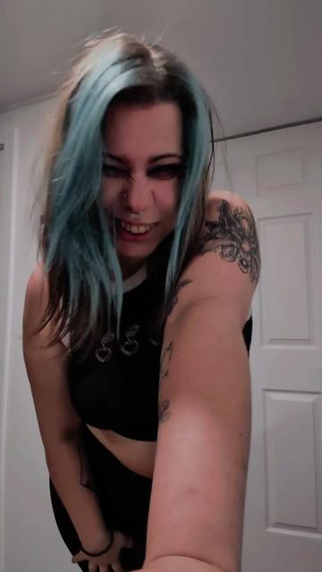 @buzzedqueen