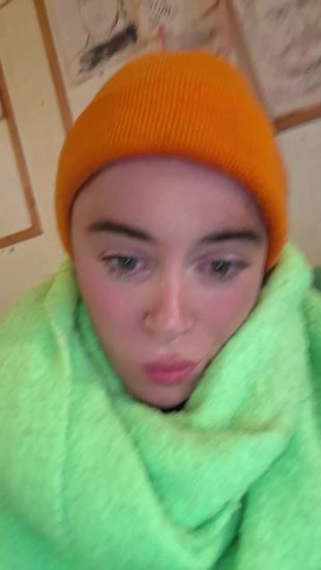 @lollyybmnqh