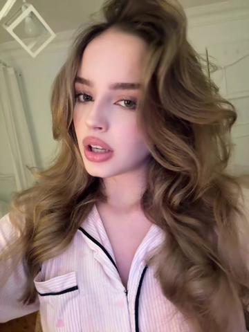 @Elaa