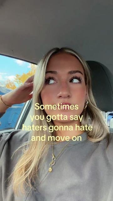 @caitlynnavery