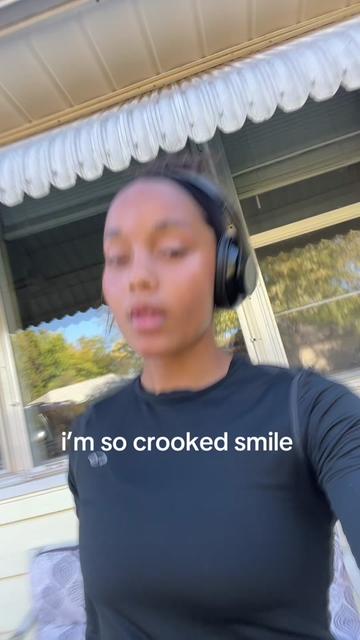 @😅