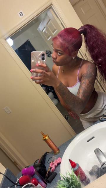 @👩🏾&zwj;❤️&zwj;💋&zwj;👩🏽