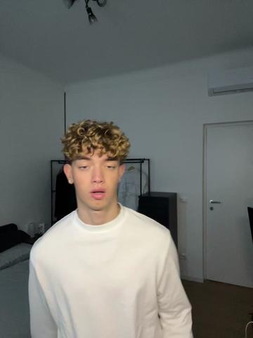 @𝓨 𝓛 𝓘 𝓐 𝓝💎