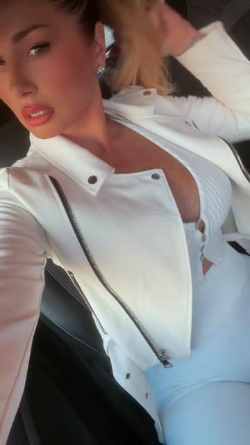 @Melania
