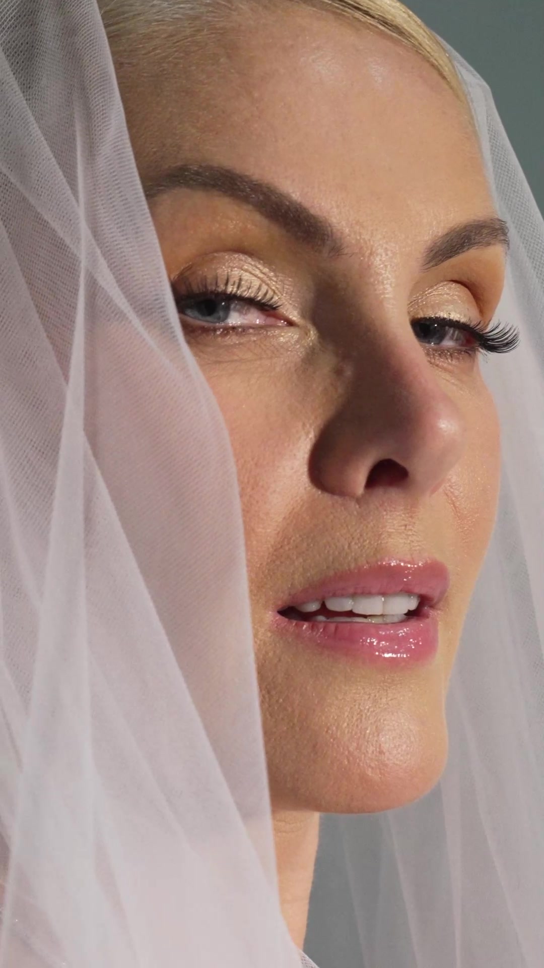 @Ana Hickmann