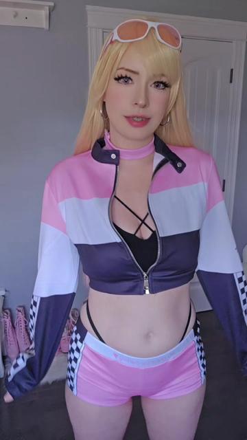 @KonekoCosplays on IG