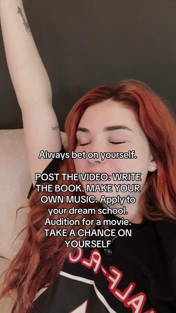@Pixie Rella 🌙🖤✨🩷