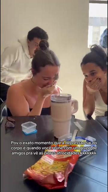 @Aninhacastr