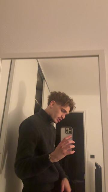 @Paviviii