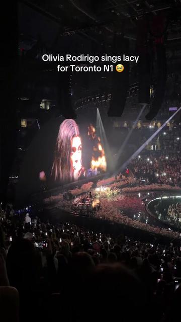 @Erin Chau | Toronto Lifestyle