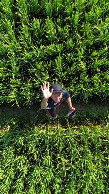 @Bakhtiar_Aerial/Warung_MbaTari