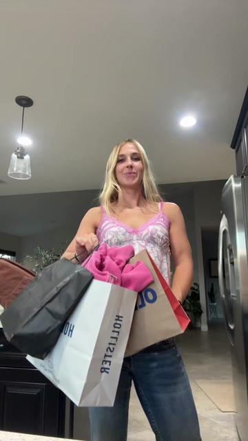 @kaitlinnn