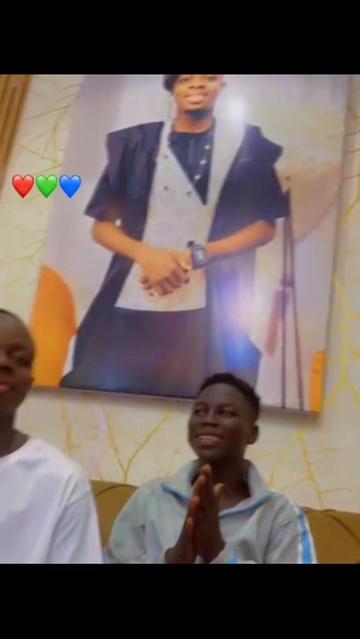 @Damochee_Officiel