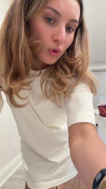 @sixgirlswithnojob