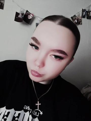 @viks_lips