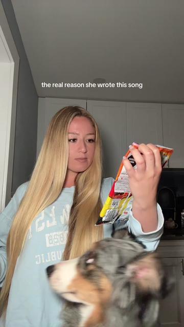 @lexislola