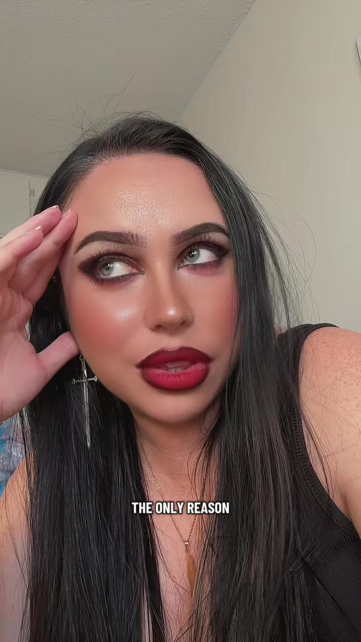 @Mia Taylor ☭