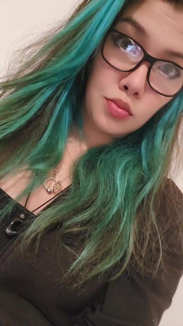 @Thegirlwiththecursemark