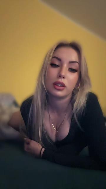 @Nikola🩷