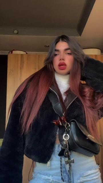 @Alina🦋✨